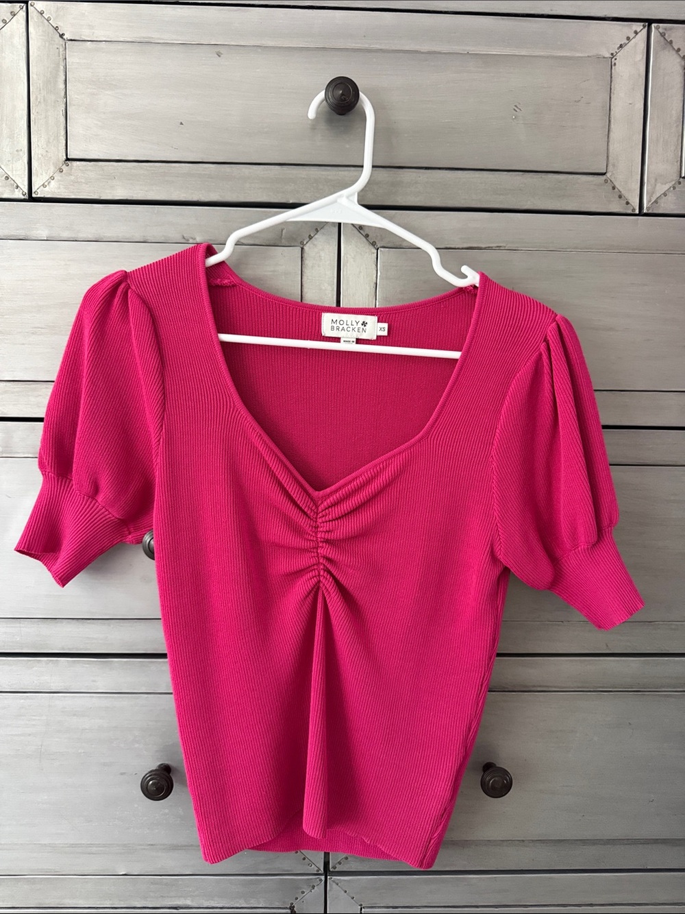 Molly Bracken Fuchsia Ruched V-Neck Puff Sleeve Top